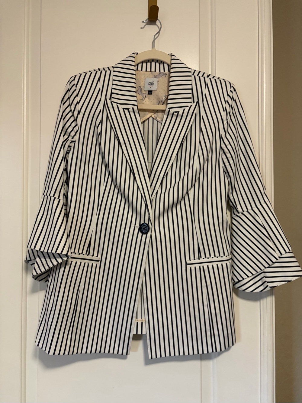 💙🌀CAbi Tick Tock Bell Sleeve White Navy Striped 3/4 Sleeve Blazer🌀💙